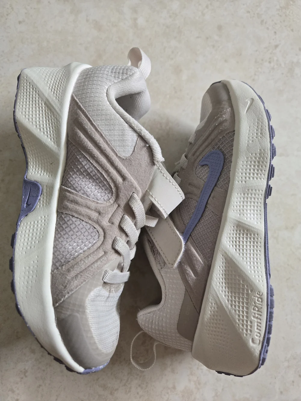Nike metro tek Kids off white Sneakers with Lavender Swoosh Size 11c Toddler